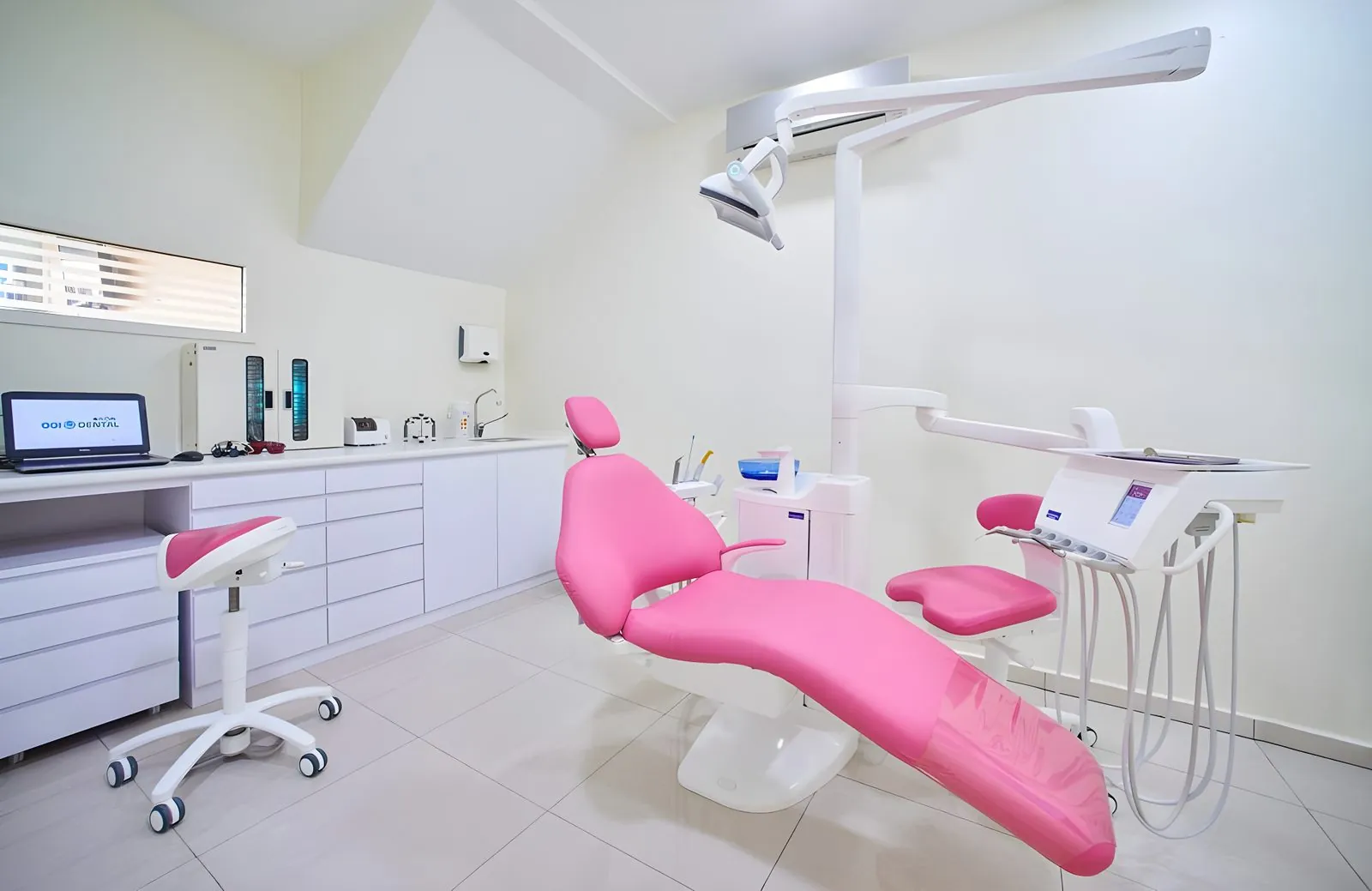 A treatment room at Ooi Dental Kota Laksamana